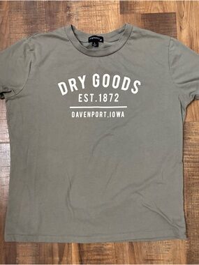 Dry Goods Women’s size Large Crew Neck Baby Tee T-Shirt in Olive green